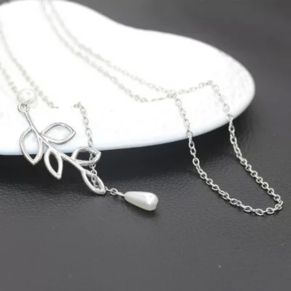 Unique “Land & Sea” Pearl Leaf Beautiful Necklace - Picture 2 of 9